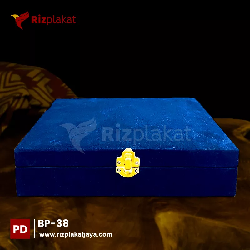 Box Kayu Custom Perusahaan