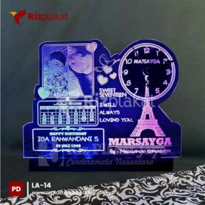 Lampu Akrilik dengan Jam