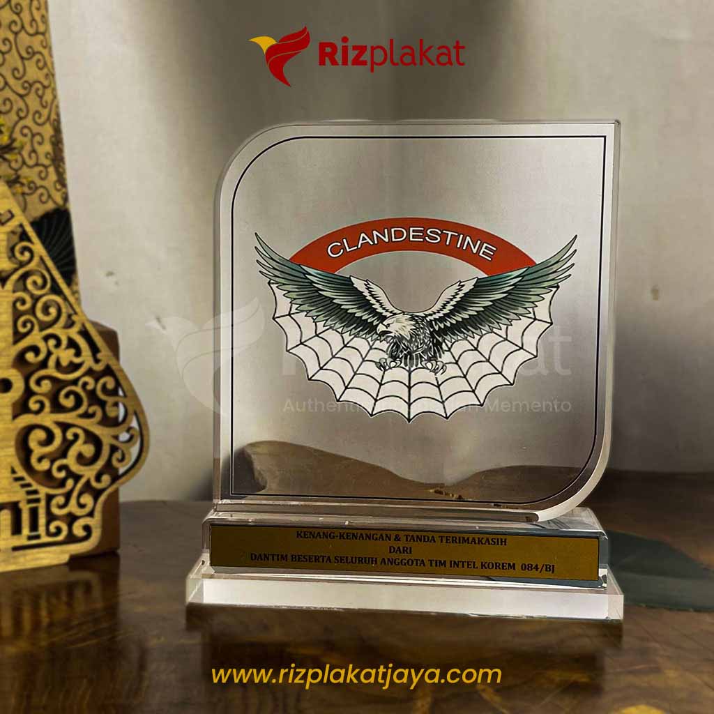 Toko Plakat Akrilik Bekasi Custom | Jual Harga Grosir Desain Rapi