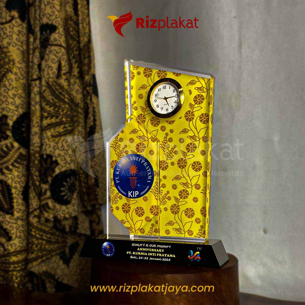 Toko Plakat Akrilik Bekasi Custom | Jual Harga Grosir Desain Rapi