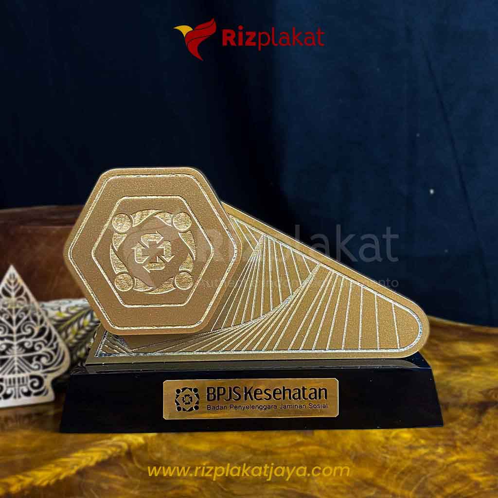Toko Plakat Akrilik Bekasi Custom | Jual Harga Grosir Desain Rapi