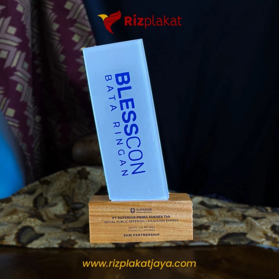 Plakat Akrilik Alas Kayu Blesscon Bata Ringan